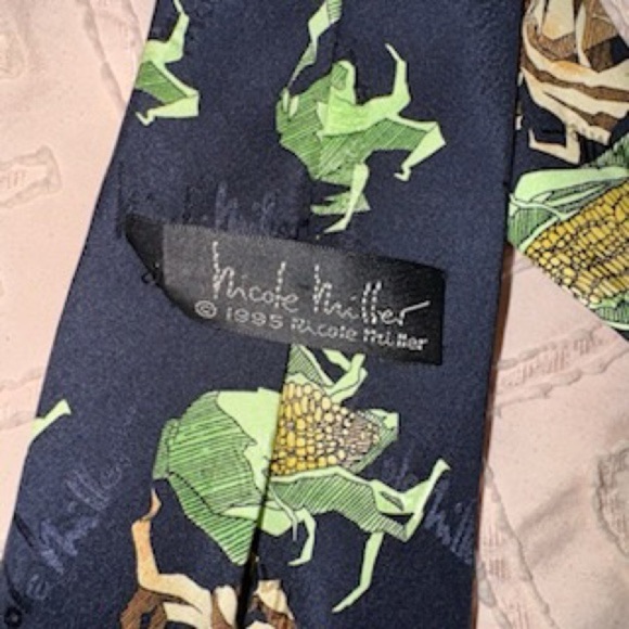 Nicole Miller Green and Yellow Corn Pattern Tie - Picture 2 of 3